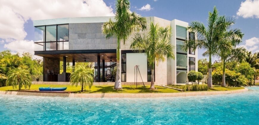 Casa de entrega inmediata en el Country Club