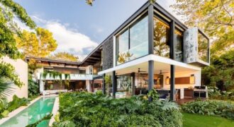 Preciosa casa dentro del Country Club